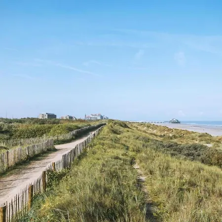 Pleasant Holiday Home In De Haan By The Sea Tatil Evi